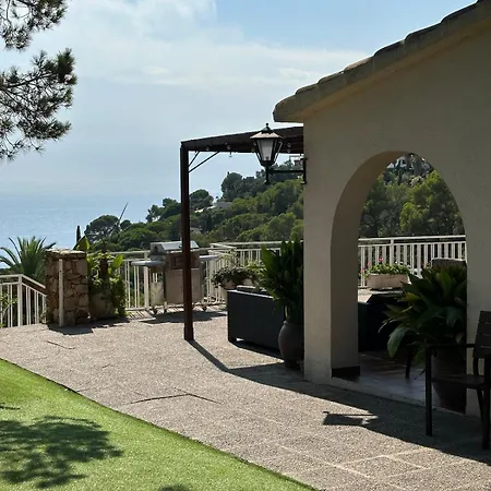 Dom wakacyjny With A Great Sea View,9min By Walk To