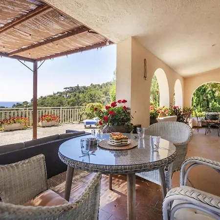 Dom wakacyjny With A Great Sea View,9min By Walk To Tossa de Mar